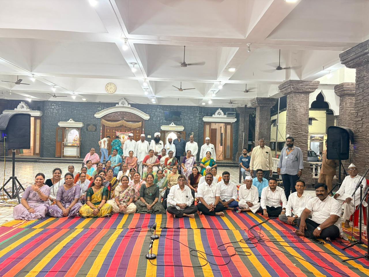 वाशी गाव येथील जागृतेश्वर शिव मंदिर यांच्या वतीने तसेच नागाई सामाजिक सेवा ट्रस्ट, वाशी यांच्या संयुक्त पुढाकाराने आयोजित करण्यात आलेल्या सत्कार समारंभात समाजसेवेसाठी योगदान देणाऱ्या मान्यवरांचा गौरव