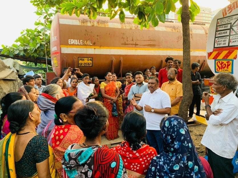 नवी मुंबई शहराच्या स्वच्छतेत मोलाचे योगदान देणाऱ्या कचरावेचक भगिनींसोबत साजरा केला भाऊबीज व दिवाळी सण.